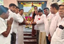 சேந்தமங்கலம் தொகுதி முன்னாள் எம்எல்ஏ., சி.சந்திரசேகரன் ஏற்பாட்டில்எடப்பாடி பழனிசாமி மீண்டும் முதலமைச்சராக வேண்டி நாச்சியாயி அம்மன் ஆலயத்தில் சிறப்பு பூஜை: 3 ஆயிரம் பேருக்கு கிடாவிருந்து