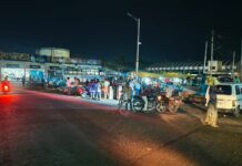 இருளில் மூழ்கிய ராசிபுரம் பிரதான சாலைகள் – வாரச்சந்தை: வியாபாரிகள் அவதி